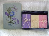 Floral Tin with 3 Mixed Soaps